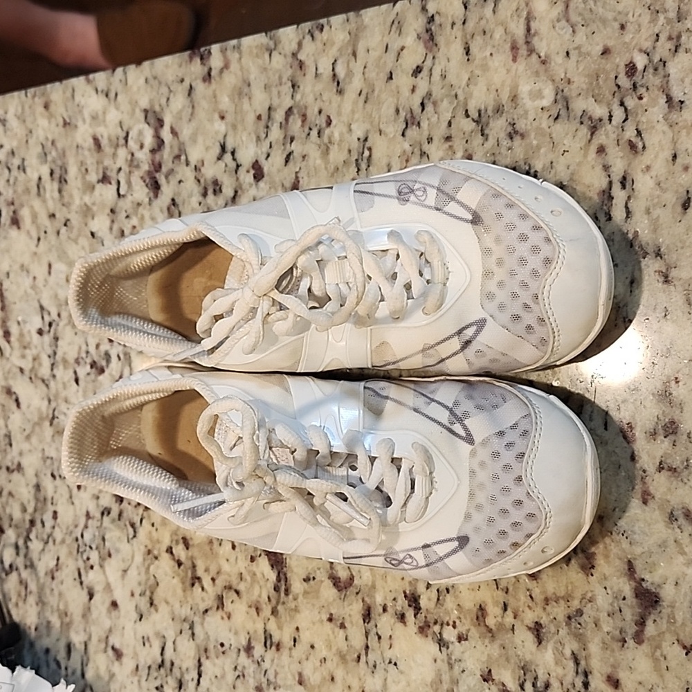Nfinity cheer shoes